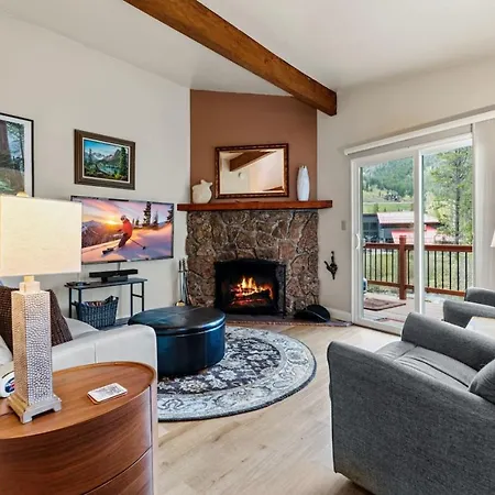 Cozy Secluded Riverfront Cabin Fireplace Parking